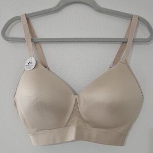 Bali Light Beige Seamless Bra 38d 38D Wireless Wire Free Soft Comfortable